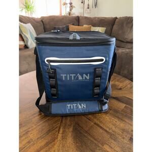 Titan Deep Freeze Welded HardBody Cooler 24Can - Good Condition!